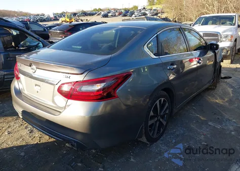 2018 Nissan Altima 2.5 Sr z USA, uszkodzony, nr VIN 1N4AL3AP7JC116245
